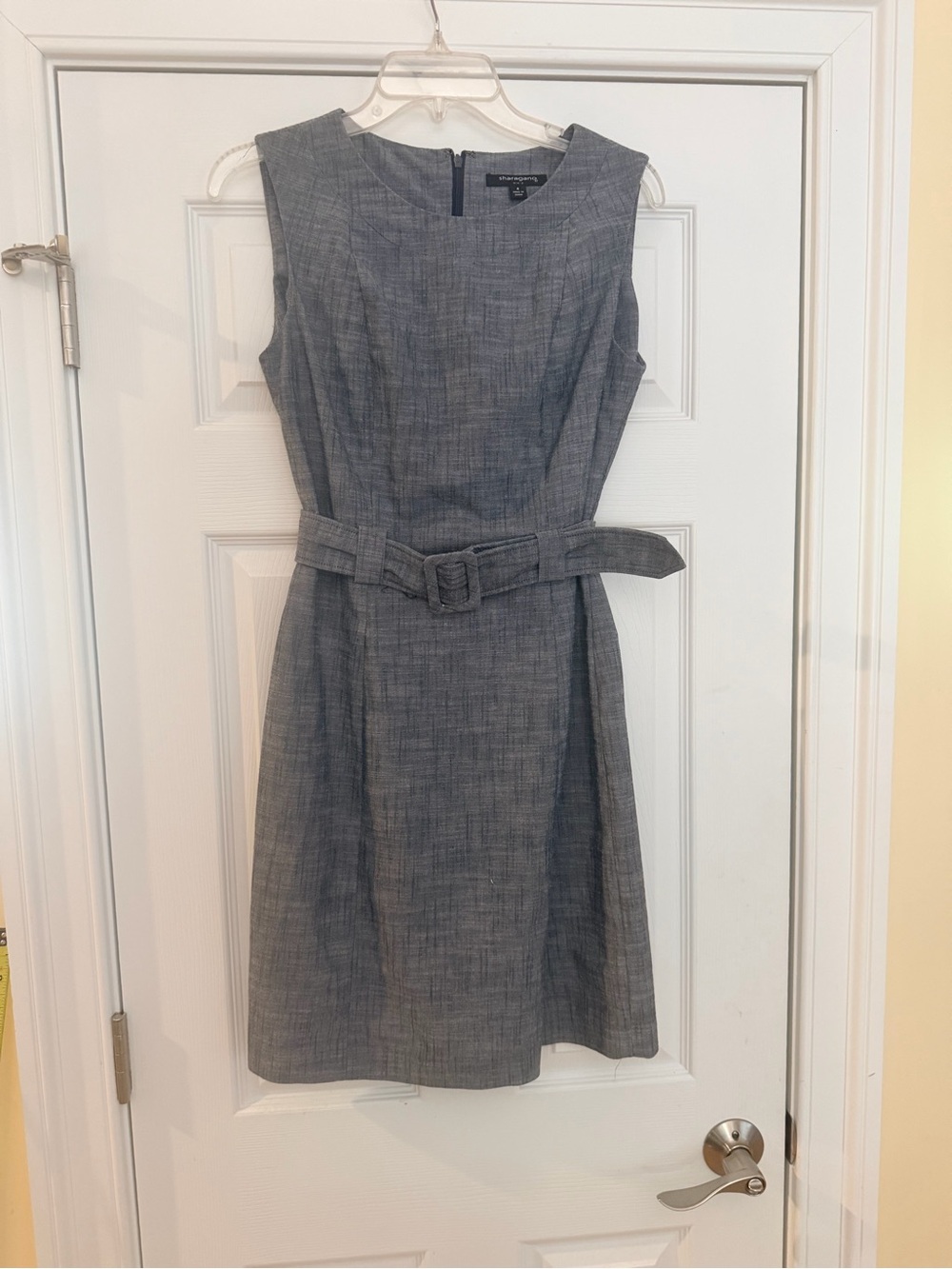 Ladies Size 4 "Sharagano" Gray Sleeveless Belted Sheath Dress GUC
